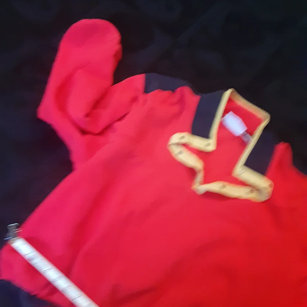 Marlboro Men's Red and Black Sweater - Picture 2 of 6